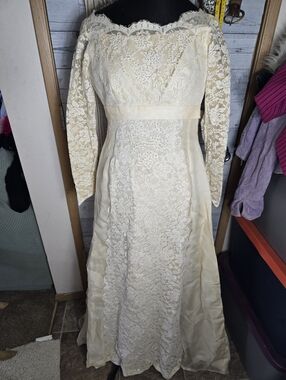 Vtg 70's Coquette Romantic Lace Beaded Long-Sleeve Cream Dress